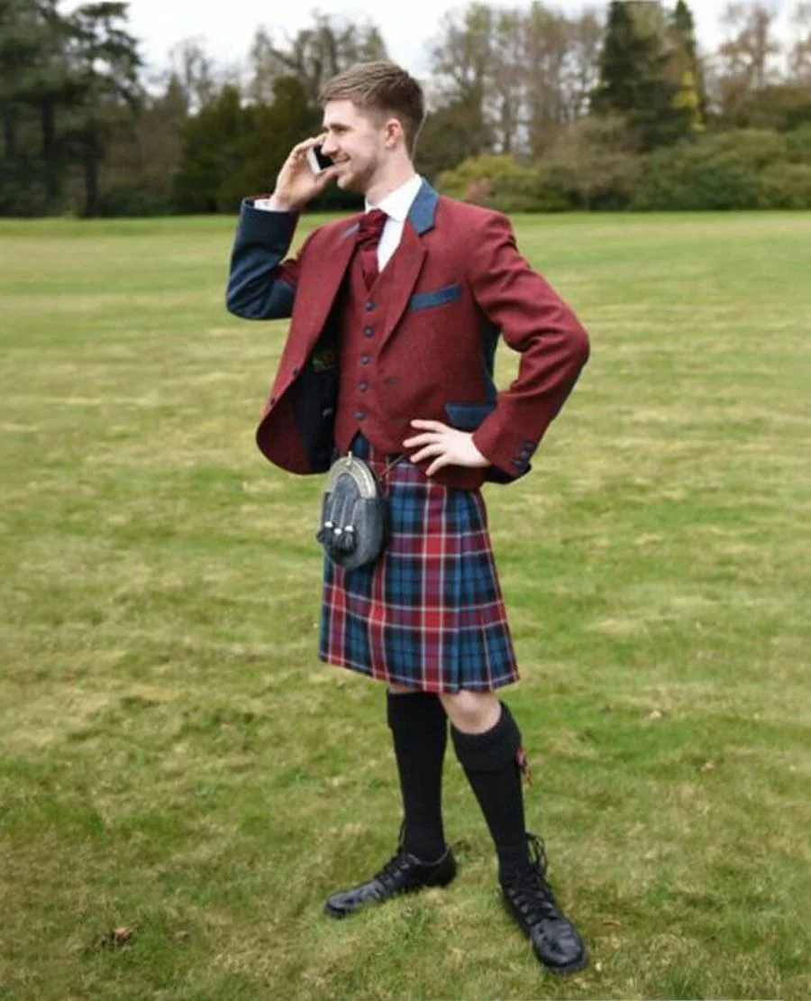 modern_argyll_kilt_outfit_for_men_with_two_color_jacket_Kiltshub.com.webp modern_argyll_kilt_outfit_for_men_with_two_color_jacket_Kiltshub.com.webp