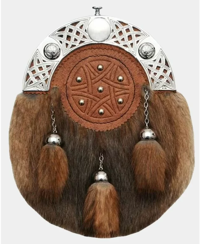 musquash_dress_sporran_with_targe_Kiltshub.com.webp musquash_dress_sporran_with_targe_Kiltshub.com.webp